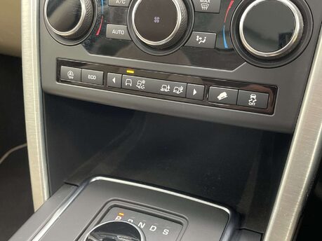 Land Rover Discovery Sport 2.0 Discovery Sport Black HSE TD4 Auto 4WD 5dr 36