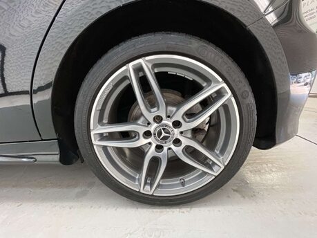 Mercedes-Benz A Class 1.6 A180 AMG Line 7G-DCT Euro 6 (s/s) 5dr 44