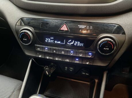 Hyundai TUCSON 1.7 Tucson SE Nav Blue Drive 2WD CRDi 5dr 33