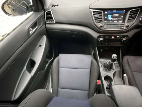 Hyundai TUCSON 1.7 Tucson SE Nav Blue Drive 2WD CRDi 5dr 26