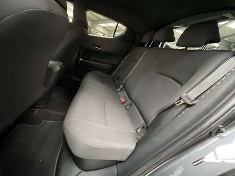 Toyota C-HR 1.8 C-HR-Dynamic HEV CVT 5dr 39