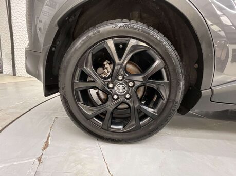 Toyota C-HR 1.8 C-HR-Dynamic HEV CVT 5dr 45