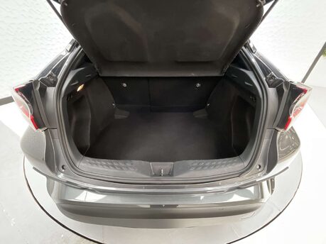 Toyota C-HR 1.8 C-HR-Dynamic HEV CVT 5dr 10