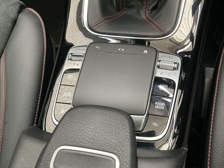 Mercedes-Benz A Class 1.3 A 200 AMG Line Premium 5dr 36