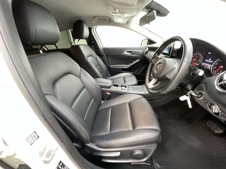 Mercedes-Benz A Class 1.6 A 180 SE Executive Auto 5dr 24