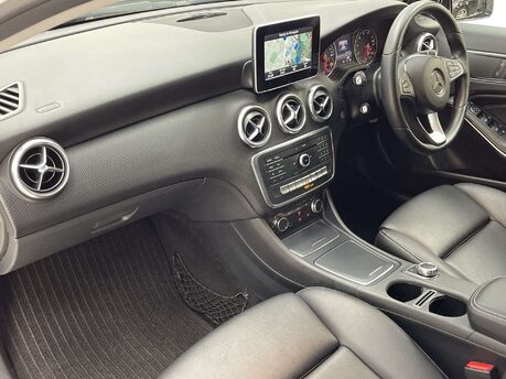 Mercedes-Benz A Class 1.6 A 180 SE Executive Auto 5dr 17