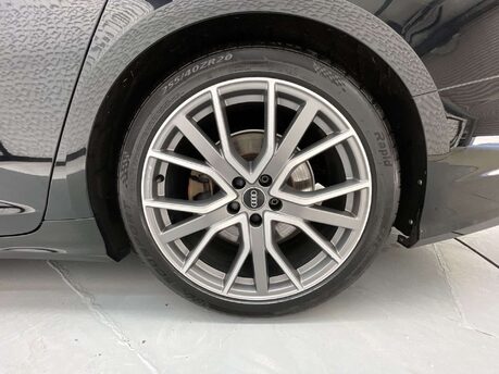 Audi A6 2.0 A6 Black Edition 45 TFSI Quattro Semi-Auto 4WD 4dr 44