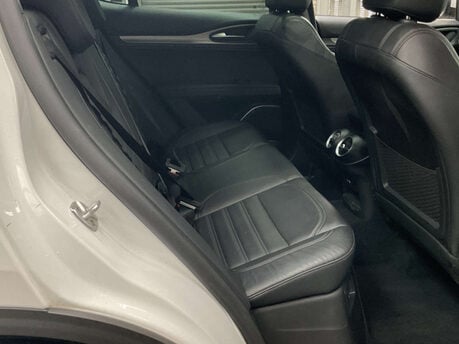 Alfa Romeo Stelvio 2.0 Stelvio Milano Edition TB AWD Auto 4WD 5dr 5