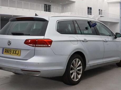 Volkswagen Passat 1.5 Passat SE Business TSi Evo 5dr 11