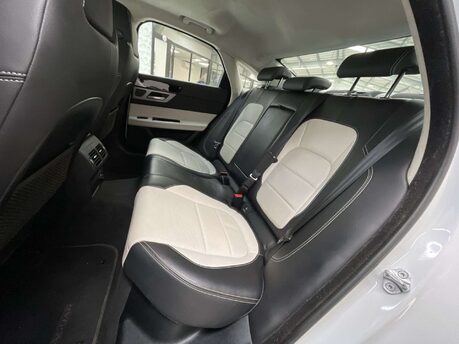 Jaguar XF 2.0 XF R-Sport Auto 4dr 39