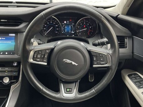 Jaguar XF 2.0 XF R-Sport Auto 4dr 30