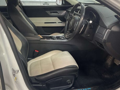 Jaguar XF 2.0 XF R-Sport Auto 4dr 3
