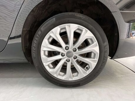 Audi A4 2.0 A4 Technik 35 TDI Semi-Auto 5dr 44