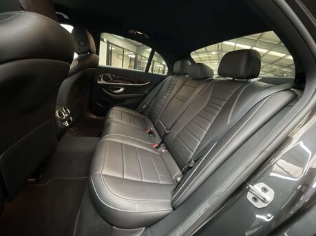 Mercedes-Benz E Class 2.0 E 300 AMG Line Edition de Auto 4dr 40