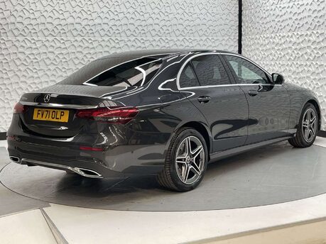 Mercedes-Benz E Class 2.0 E 300 AMG Line Edition de Auto 4dr 3