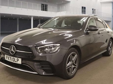 Mercedes-Benz E Class 2.0 E 300 AMG Line Edition de Auto 4dr 8
