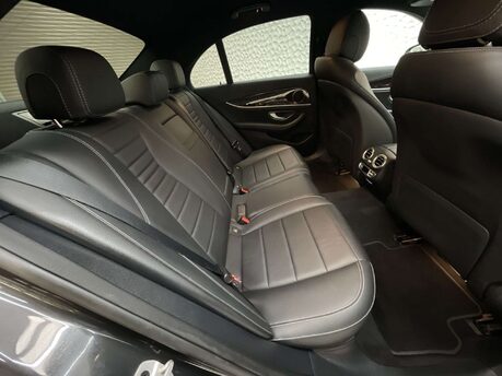 Mercedes-Benz E Class 2.0 E 300 AMG Line Edition de Auto 4dr 39
