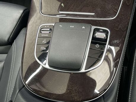 Mercedes-Benz E Class 2.0 E 300 AMG Line Edition de Auto 4dr 36