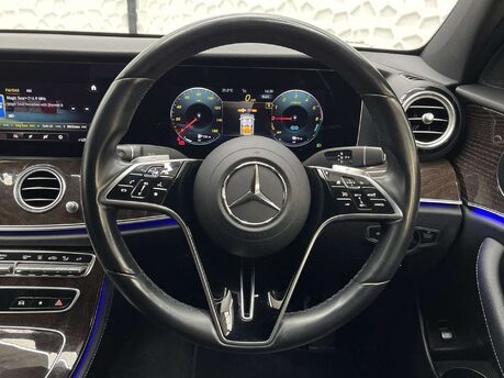 Mercedes-Benz E Class 2.0 E 300 AMG Line Edition de Auto 4dr 32