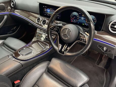 Mercedes-Benz E Class 2.0 E 300 AMG Line Edition de Auto 4dr 2