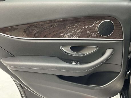 Mercedes-Benz E Class 2.0 E 300 AMG Line Edition de Auto 4dr 43