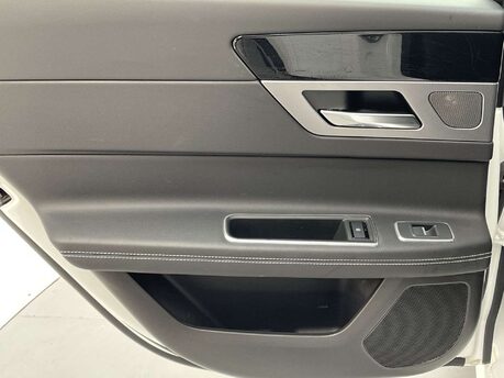 Jaguar XF 2.0 XF R-Sport Auto 4dr 42