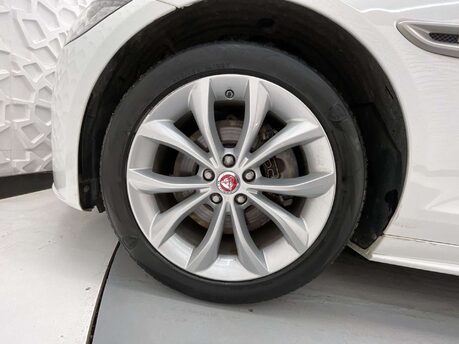 Jaguar XF 2.0 XF R-Sport Auto 4dr 9