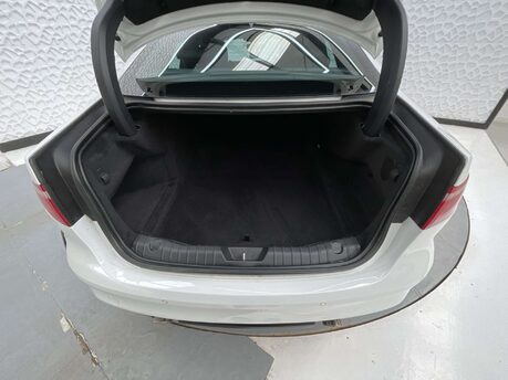 Jaguar XF 2.0 XF R-Sport Auto 4dr 10