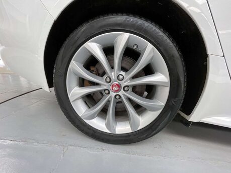 Jaguar XF 2.0 XF R-Sport Auto 4dr 45