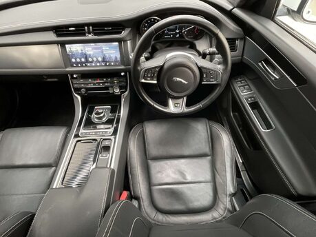 Jaguar XF 2.0 XF R-Sport Auto 4dr 17