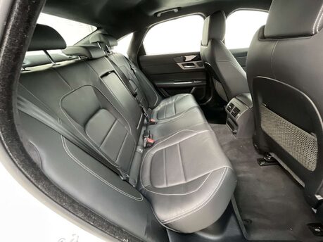 Jaguar XF 2.0 XF R-Sport Auto 4dr 38
