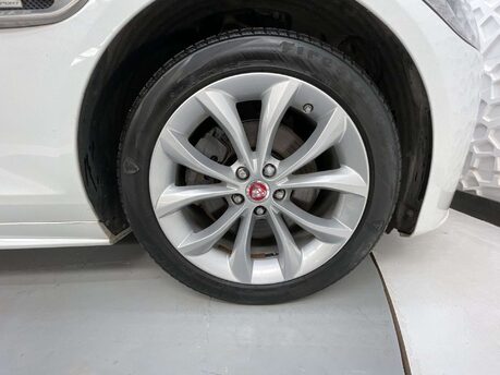 Jaguar XF 2.0 XF R-Sport Auto 4dr 46