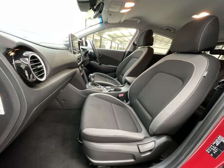 Hyundai KONA 1.6 Kona Premium GDi HEV Semi-Auto 5dr 25