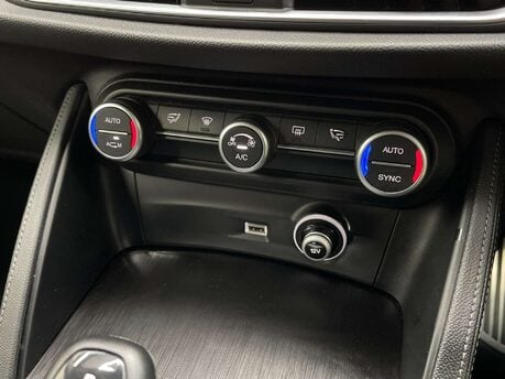 Alfa Romeo Stelvio 2.0T Nero Edizione Auto Q4 AWD Euro 6 (s/s) 5dr 35