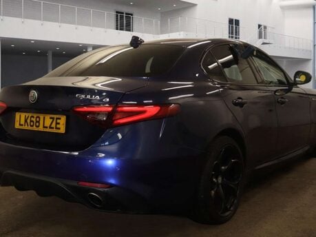 Alfa Romeo Giulia 2.0 Giulia Veloce TB Auto 4dr 11