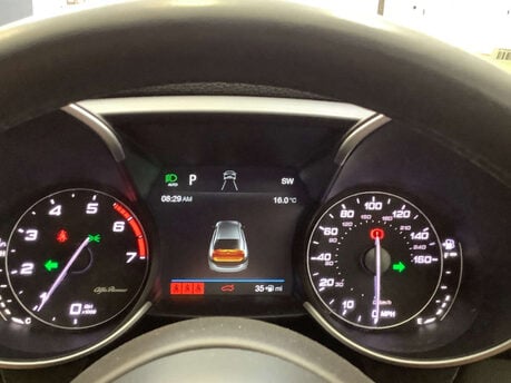 Alfa Romeo Giulia 2.0 Giulia Veloce TB Auto 4dr 6