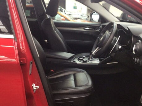 Alfa Romeo Stelvio 2.1 Stelvio Speciale TD AWD Auto 4WD 5dr 3