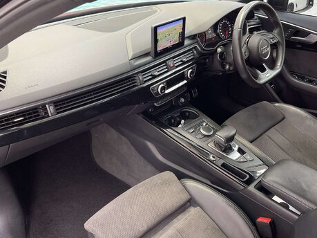 Audi A4 2.0 A4 Black Edition TFSI Semi-Auto 4dr 17