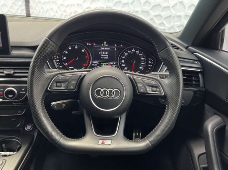 Audi A4 2.0 A4 Black Edition TFSI Semi-Auto 4dr 31