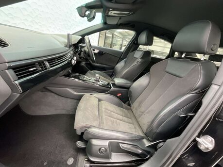 Audi A4 2.0 A4 Black Edition TFSI Semi-Auto 4dr 26