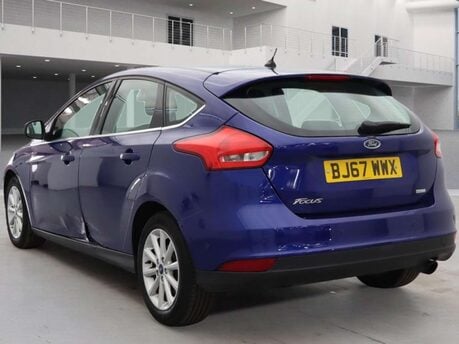 Ford Focus 1.5 Focus Titanium 5dr 10