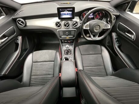 Mercedes-Benz CLA Class 1.6 CLA 180 AMG Line 4dr 31