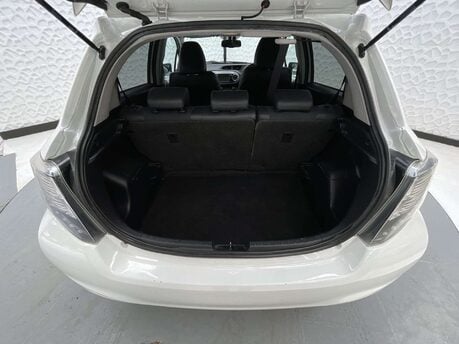 Toyota Yaris 1.5 Yaris T Spirit Hybrid CVT 5dr 36