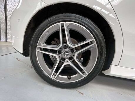 Mercedes-Benz A Class 1.3 A 200 AMG Line Exeutive Auto 5dr 9