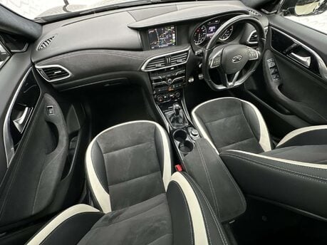 Infiniti Q30 1.5 Q30 Sport D 5dr 27