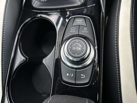 Infiniti Q30 1.5 Q30 Sport D 5dr 34