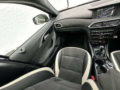 Infiniti Q30 1.5 Q30 Sport D 5dr 26