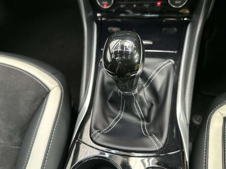 Infiniti Q30 1.5 Q30 Sport D 5dr 33