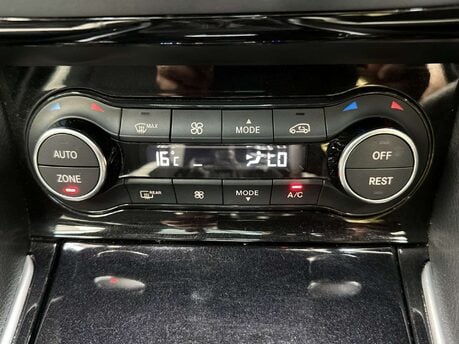 Infiniti Q30 1.5 Q30 Sport D 5dr 32