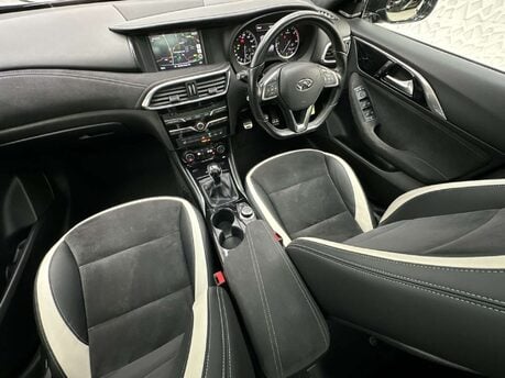Infiniti Q30 1.5 Q30 Sport D 5dr 25